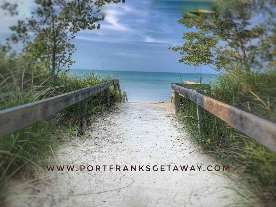 Cozy Cottage Retreat Lambton Shores Экстерьер фото