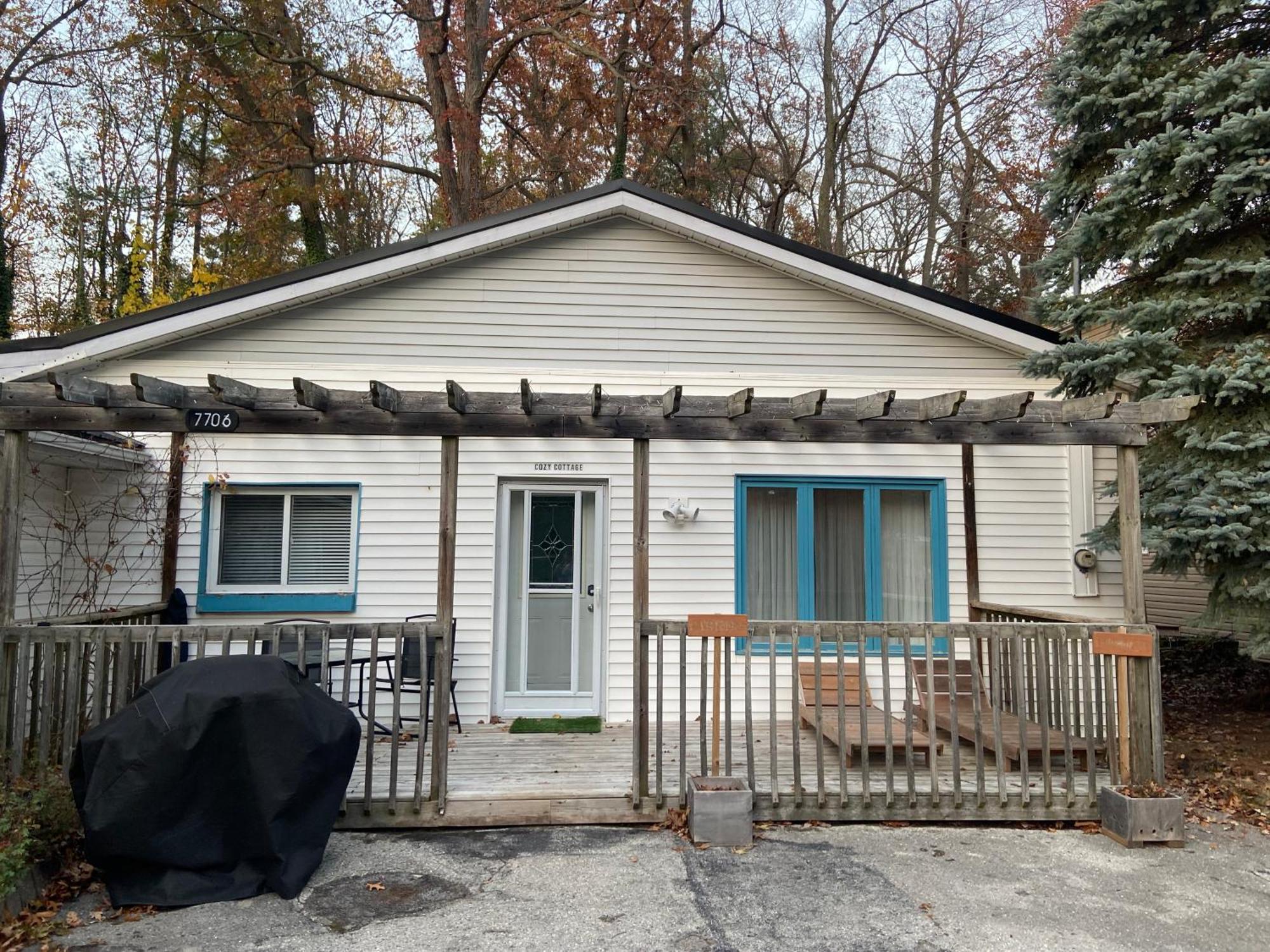 Cozy Cottage Retreat Lambton Shores Экстерьер фото